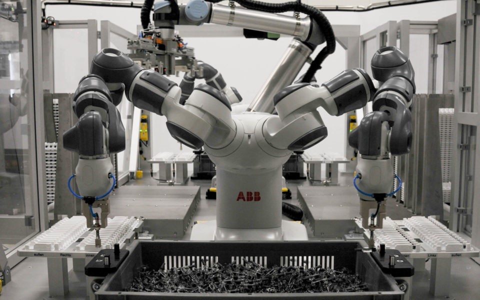 制藥行業(yè)機器人工作站